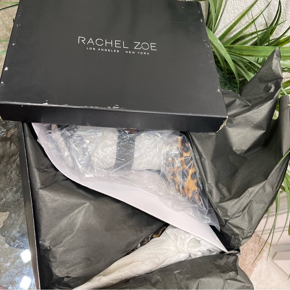 🐆NIB🐆 Rachel Zoe Calf Hair Leopard Print Zippered Back Stiletto Heel  Size 6 - Picture 3 of 11